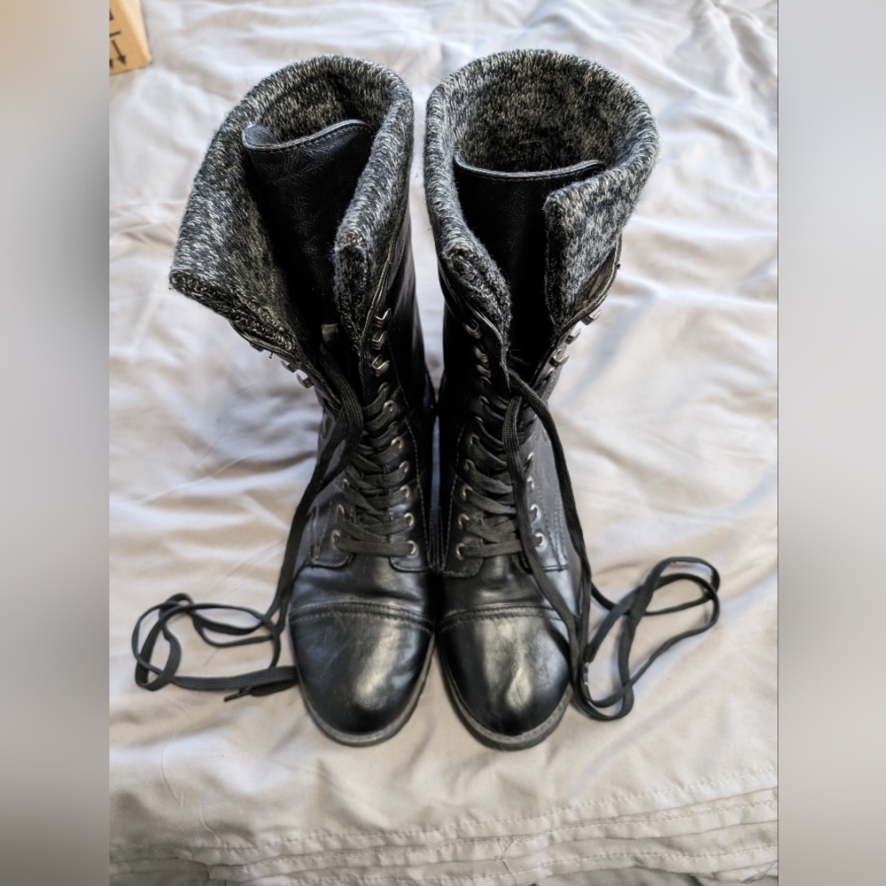 Women's Size 10 Lace Up Bamboo Black Boots